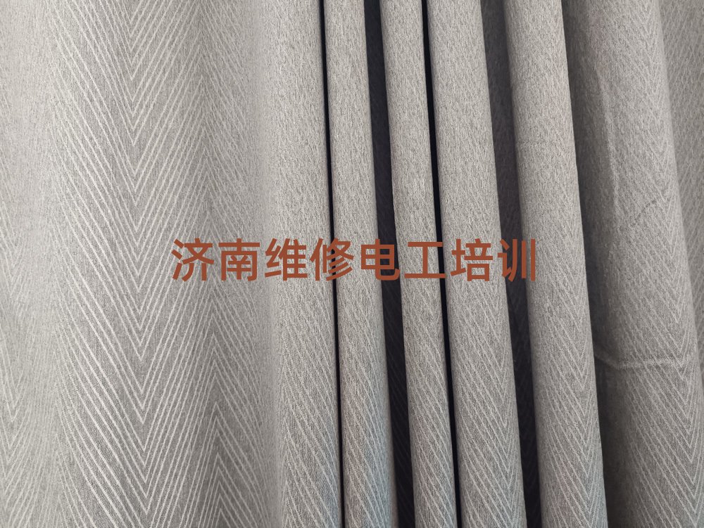 4¼ʲôά޵繤ѵѧУȫһ
